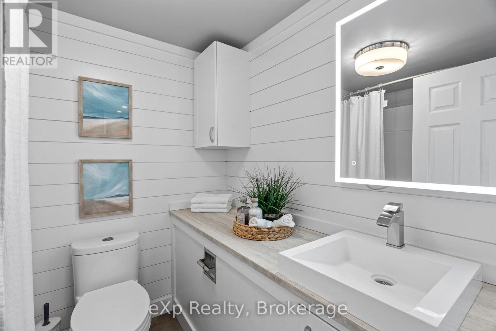 236 Sydenham Street, Strathroy-Caradoc, Ontario  N7G 1V3 - Photo 19 - X12192442