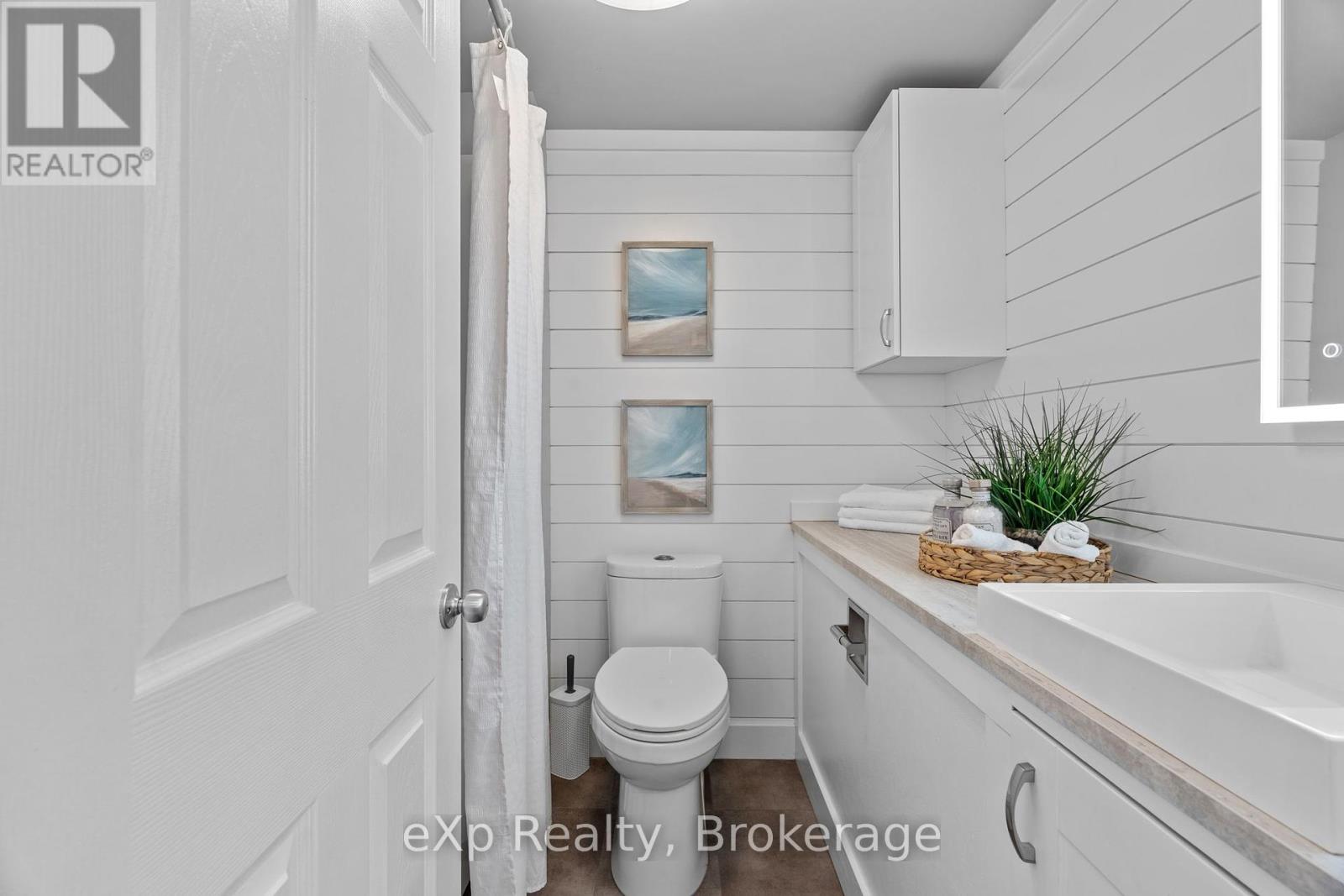 236 Sydenham Street, Strathroy-Caradoc, Ontario  N7G 1V3 - Photo 20 - X12192442