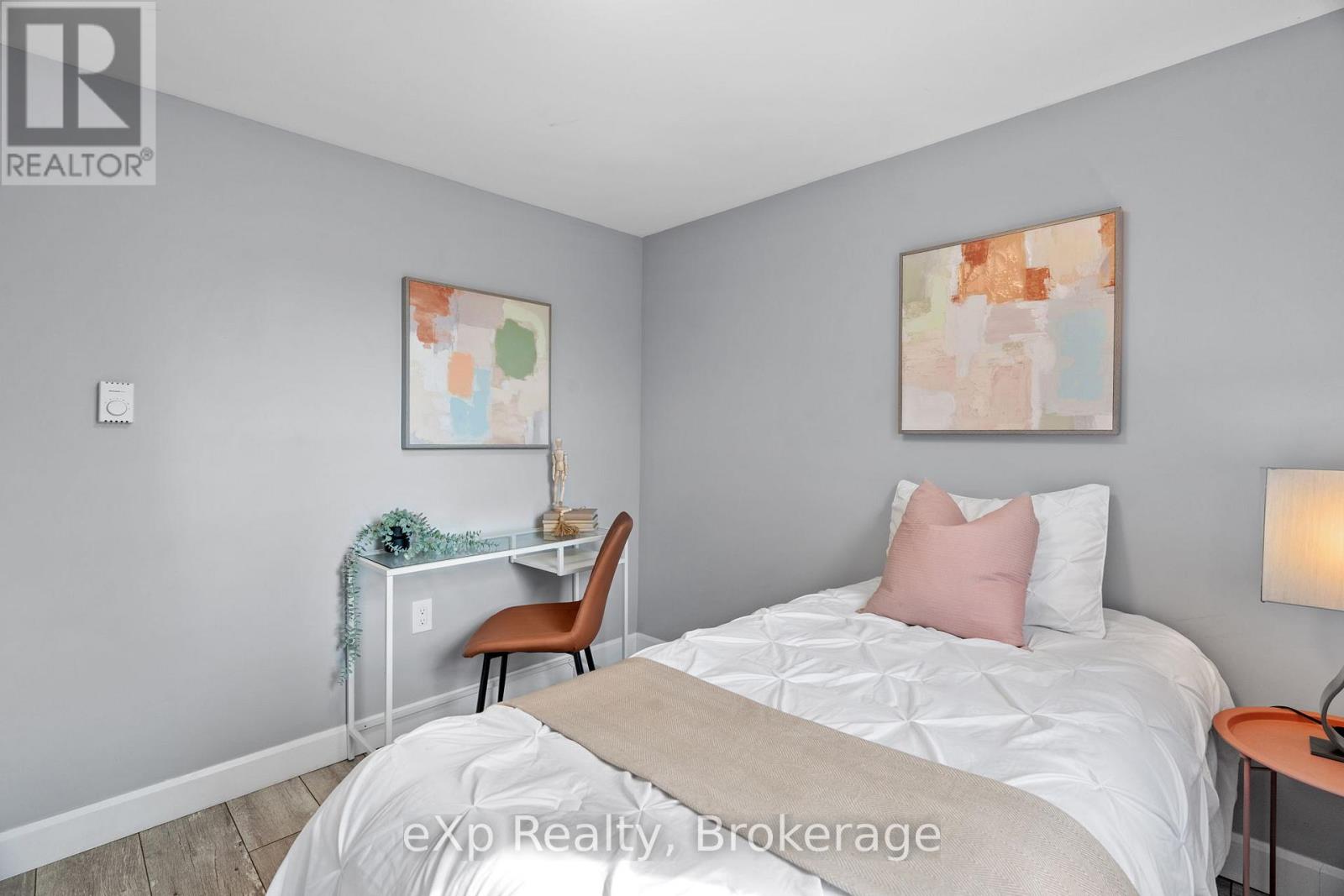 236 Sydenham Street, Strathroy-Caradoc, Ontario  N7G 1V3 - Photo 24 - X12192442
