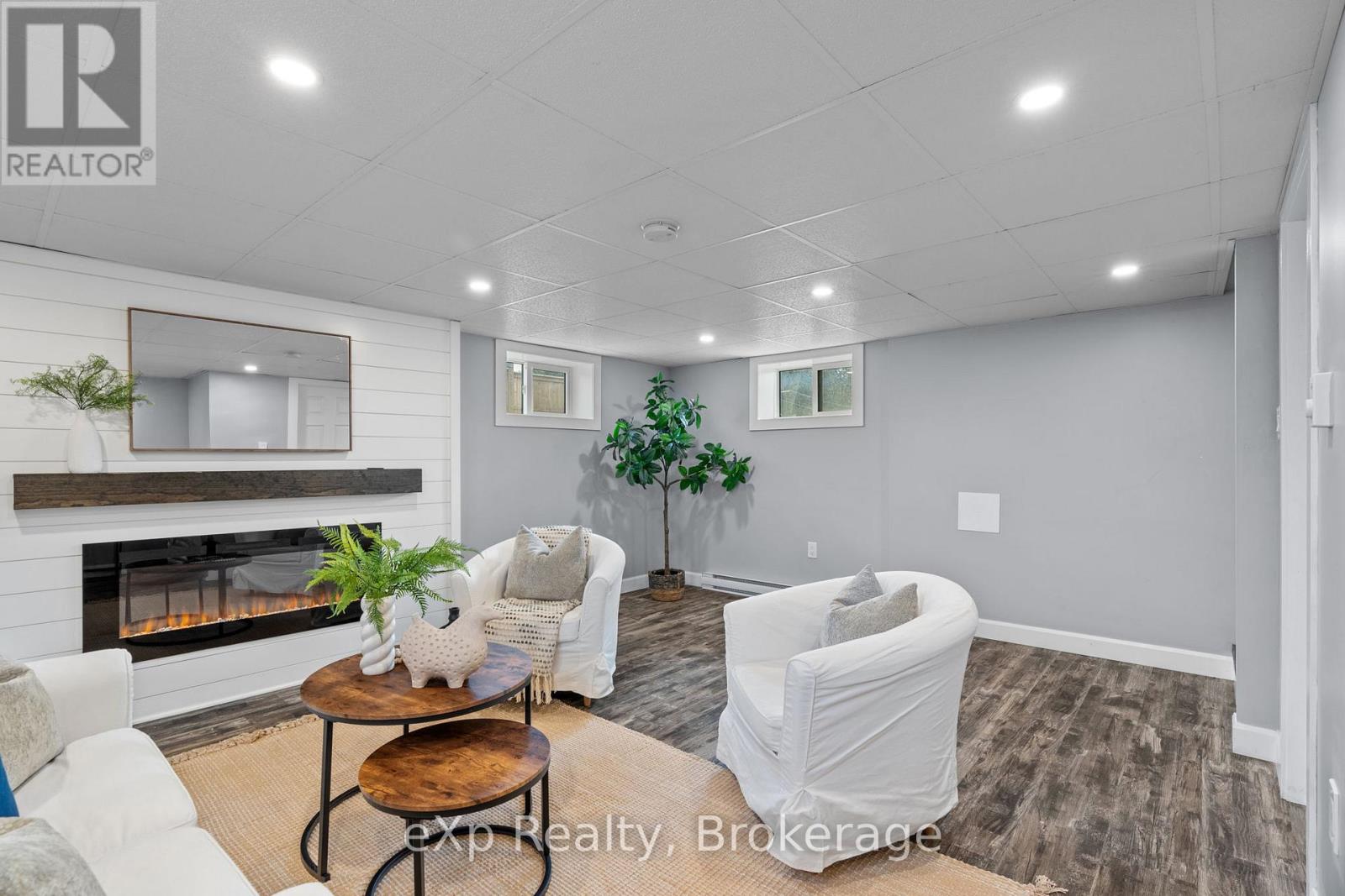 236 Sydenham Street, Strathroy-Caradoc, Ontario  N7G 1V3 - Photo 29 - X12192442