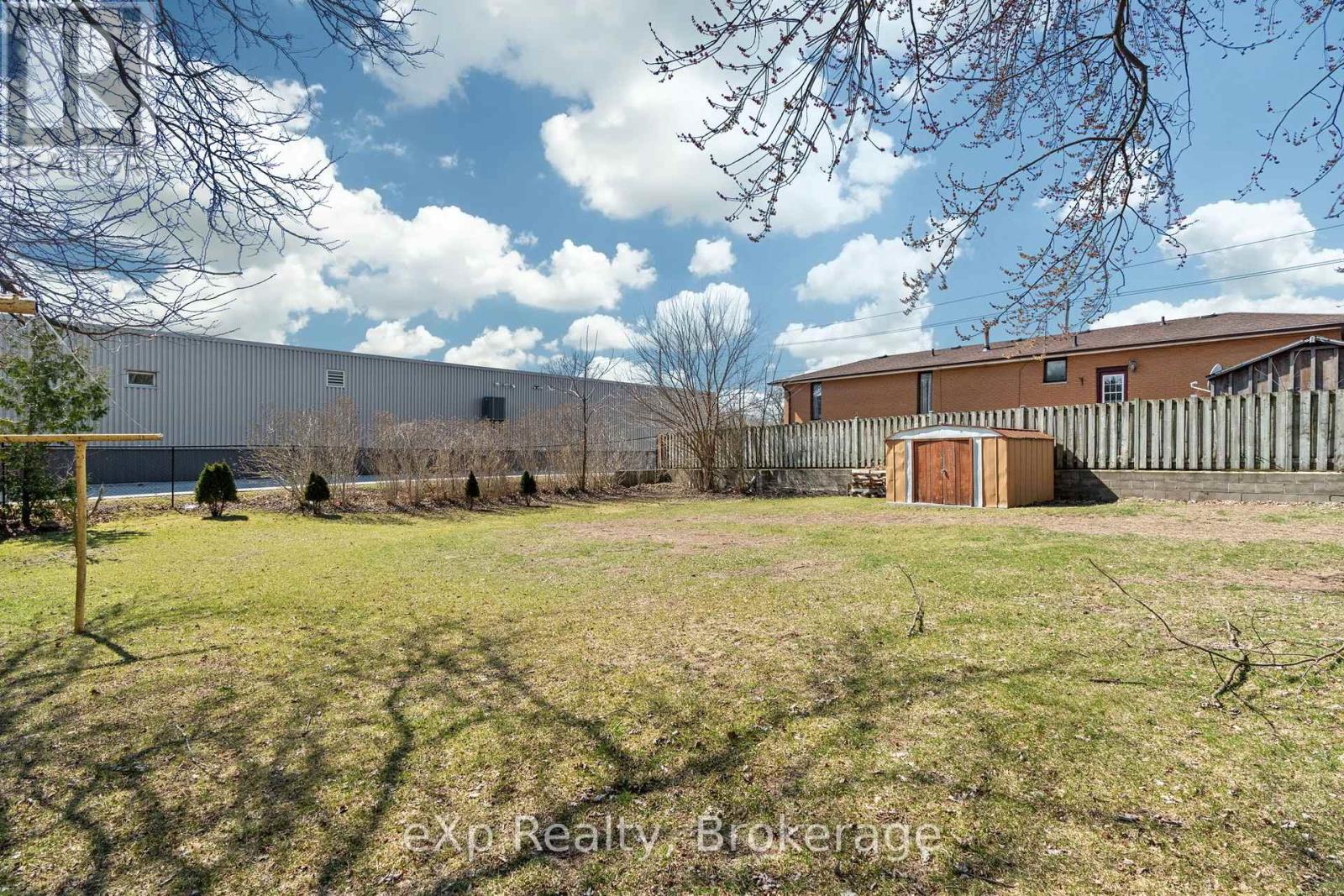 236 Sydenham Street, Strathroy-Caradoc, Ontario  N7G 1V3 - Photo 38 - X12192442