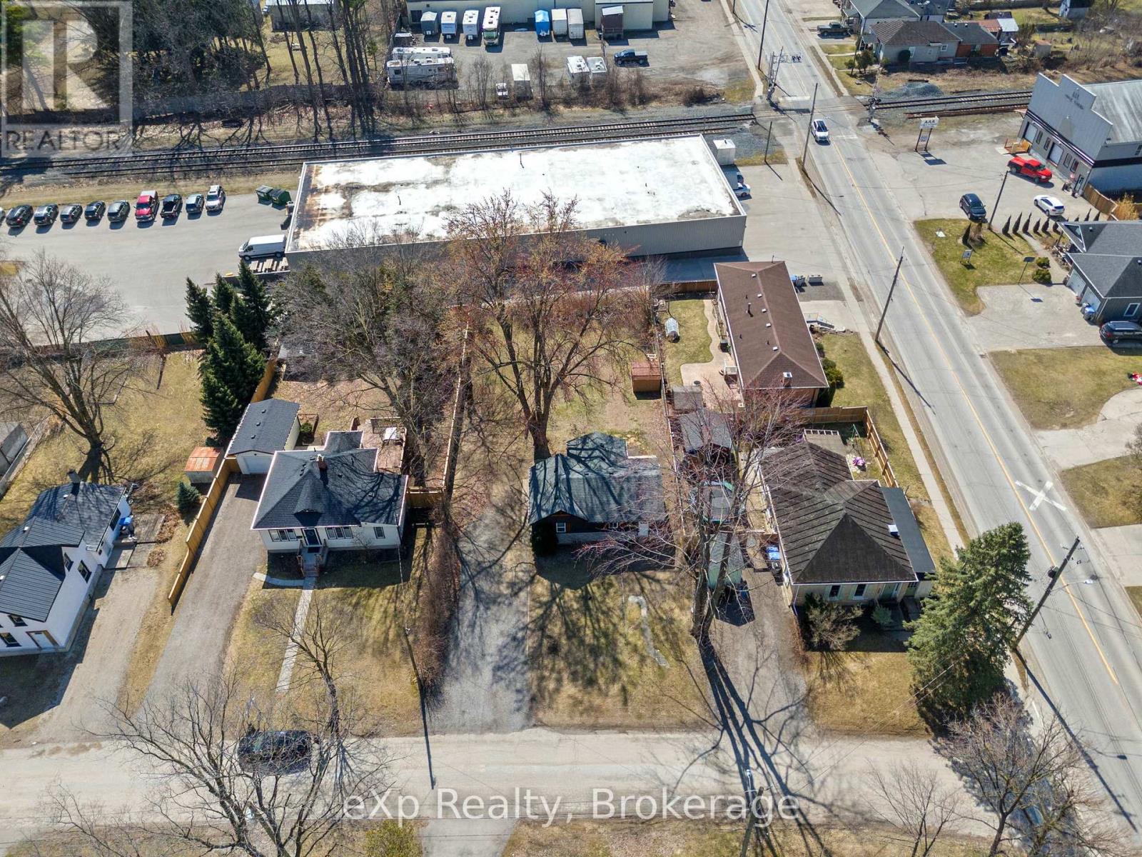 236 Sydenham Street, Strathroy-Caradoc, Ontario  N7G 1V3 - Photo 43 - X12192442