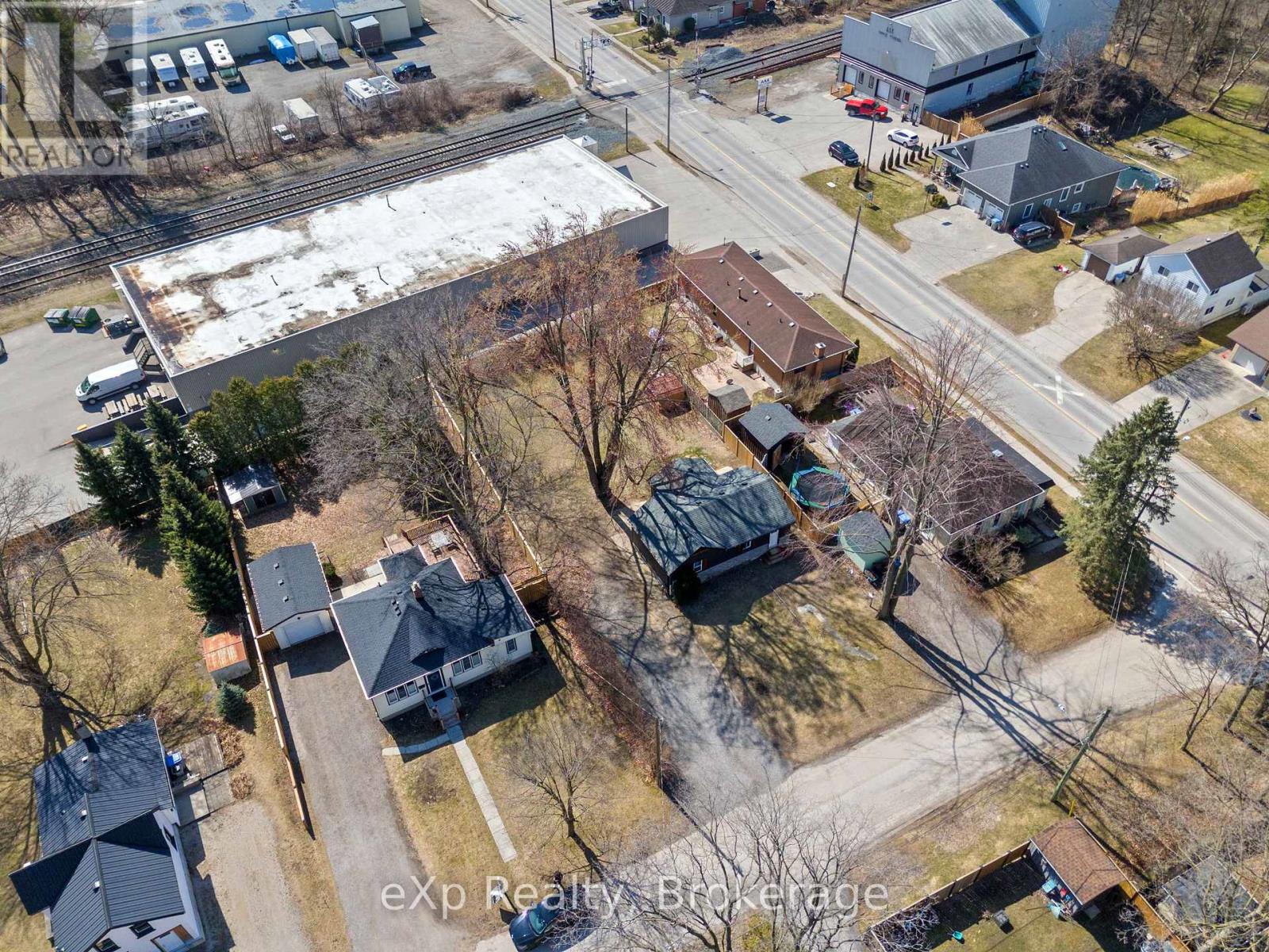 236 Sydenham Street, Strathroy-Caradoc, Ontario  N7G 1V3 - Photo 44 - X12192442