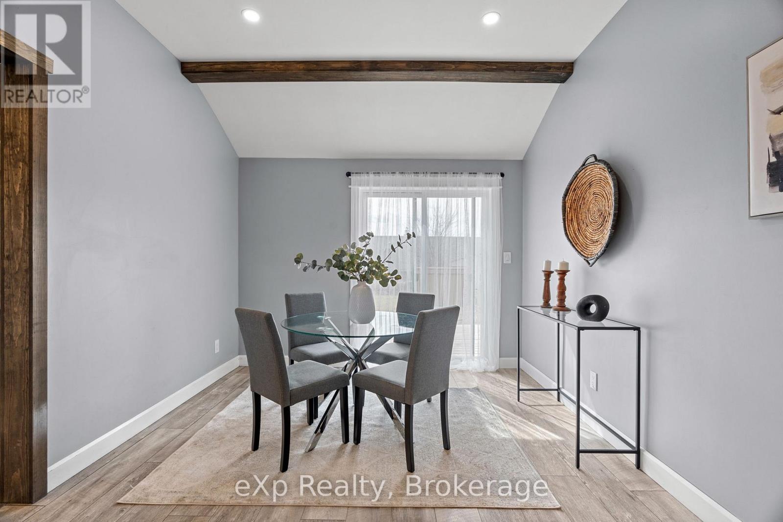 236 Sydenham Street, Strathroy-Caradoc, Ontario  N7G 1V3 - Photo 7 - X12192442