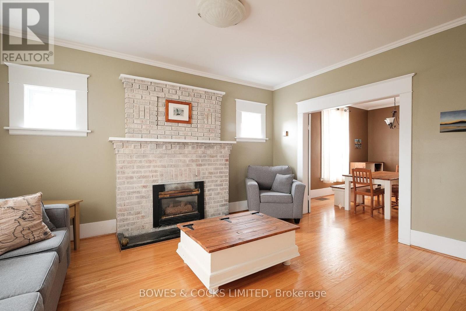 562 Cameron Street, Peterborough South, Ontario K9J 3Z5 - Photo 5 - X12192214