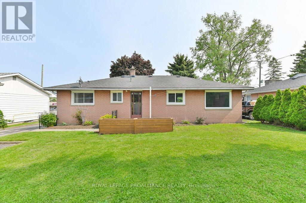 13234 Loyalist Parkway, Prince Edward County, Ontario  K0K 2T0 - Photo 30 - X12192341