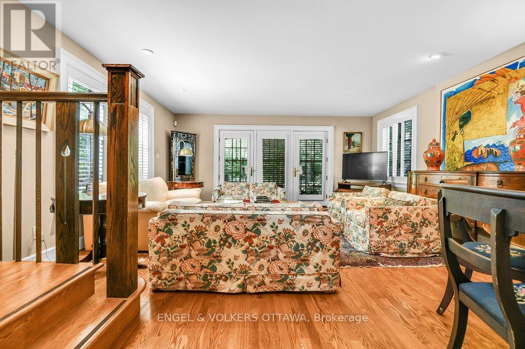 202 Cloverdale Road, Ottawa, Ontario  K1M 0X2 - Photo 38 - X12192308