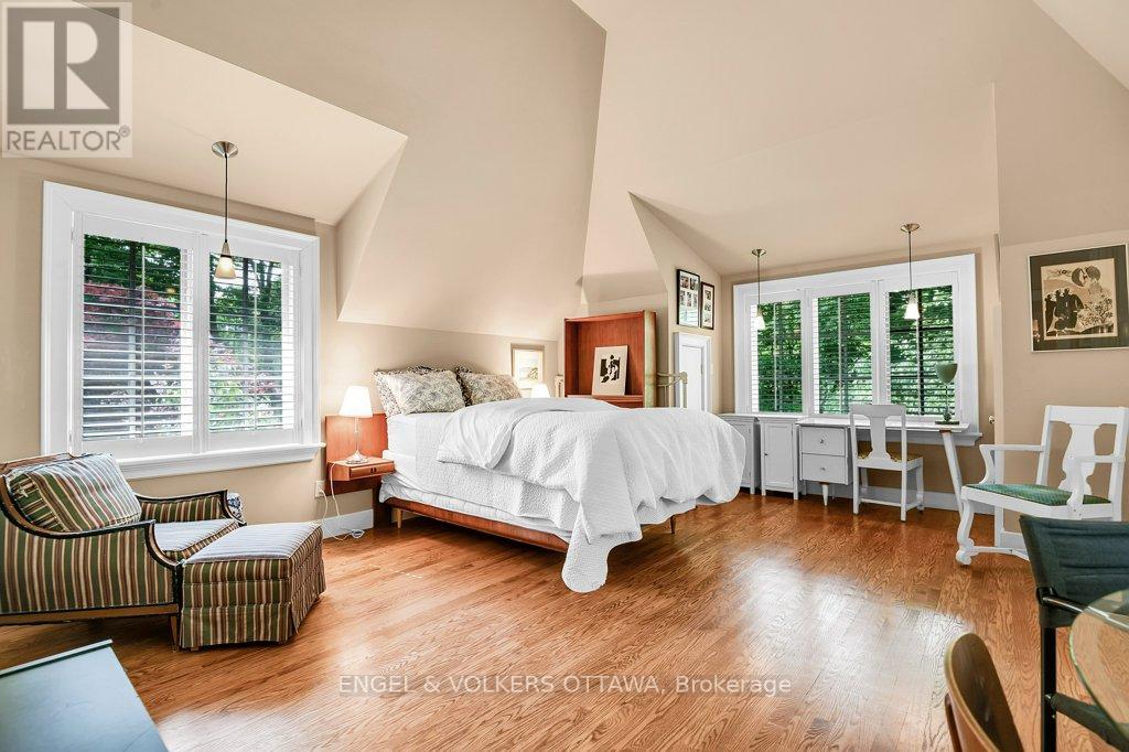 202 Cloverdale Road, Ottawa, Ontario  K1M 0X2 - Photo 42 - X12192308