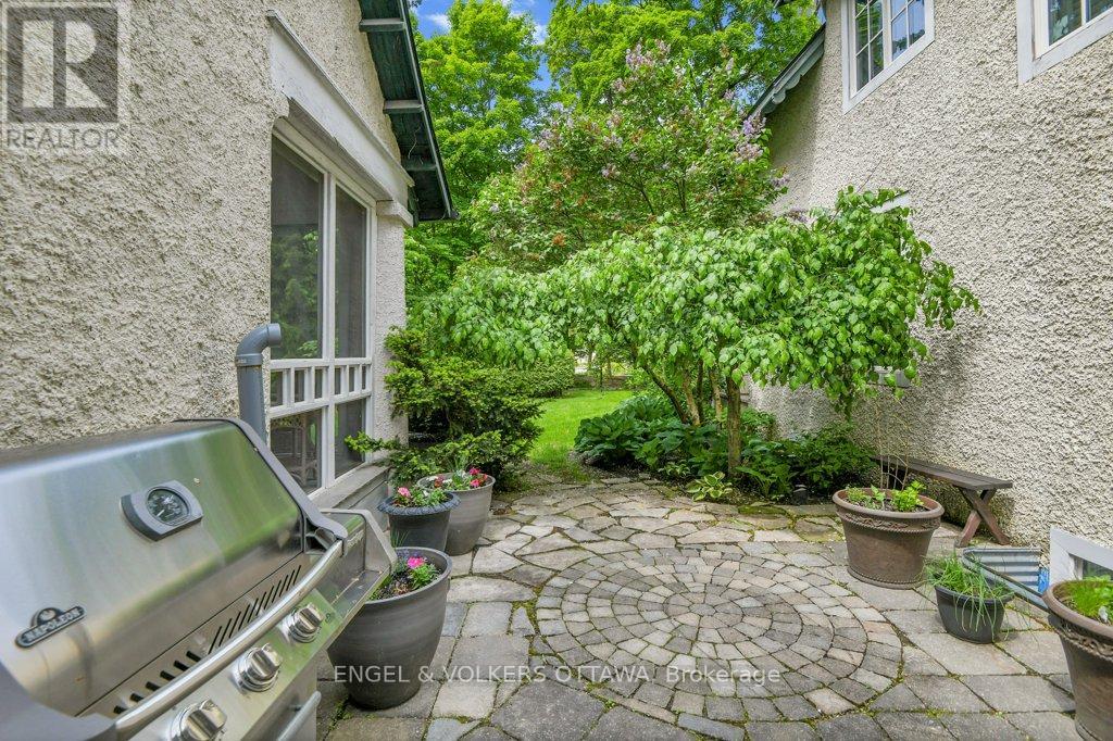 202 Cloverdale Road, Ottawa, Ontario  K1M 0X2 - Photo 48 - X12192308