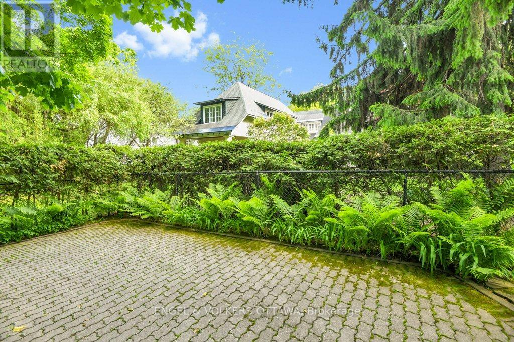 202 Cloverdale Road, Ottawa, Ontario  K1M 0X2 - Photo 50 - X12192308