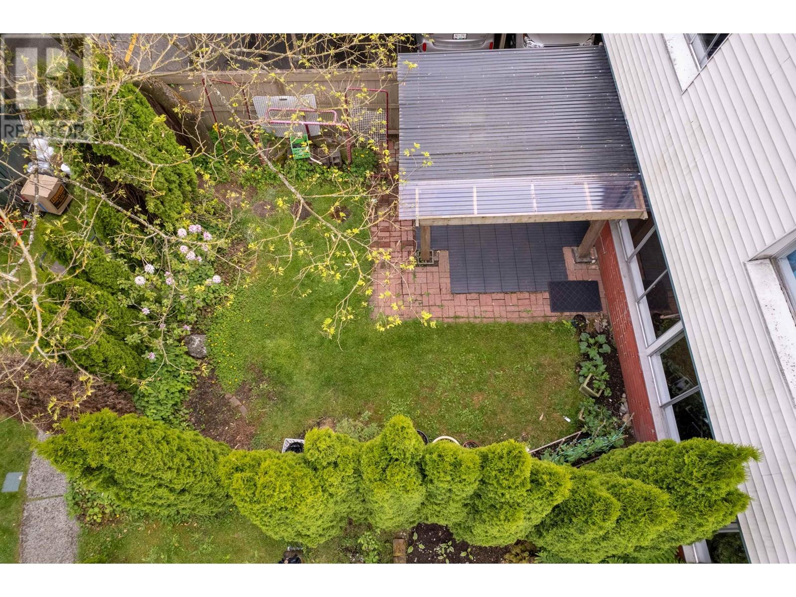 613 Westview Crescent, North Vancouver, British Columbia  V7N 3X5 - Photo 3 - R3010118