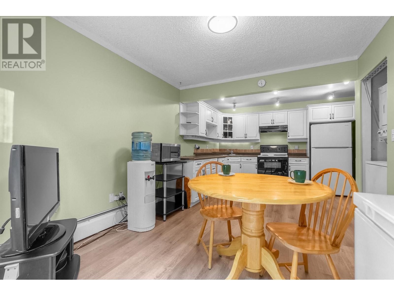 613 Westview Crescent, North Vancouver, British Columbia  V7N 3X5 - Photo 8 - R3010118