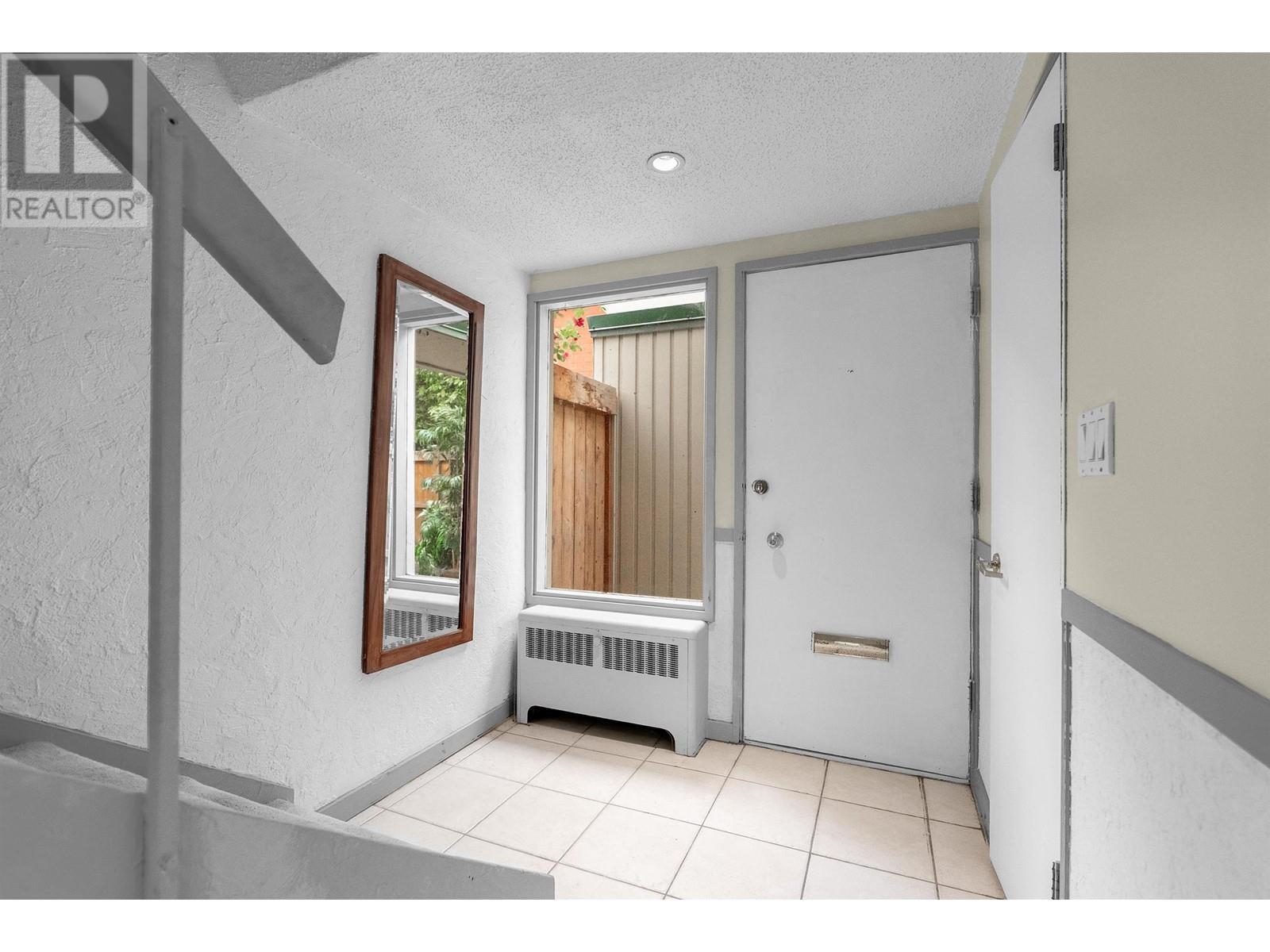 613 Westview Crescent, North Vancouver, British Columbia  V7N 3X5 - Photo 9 - R3010118