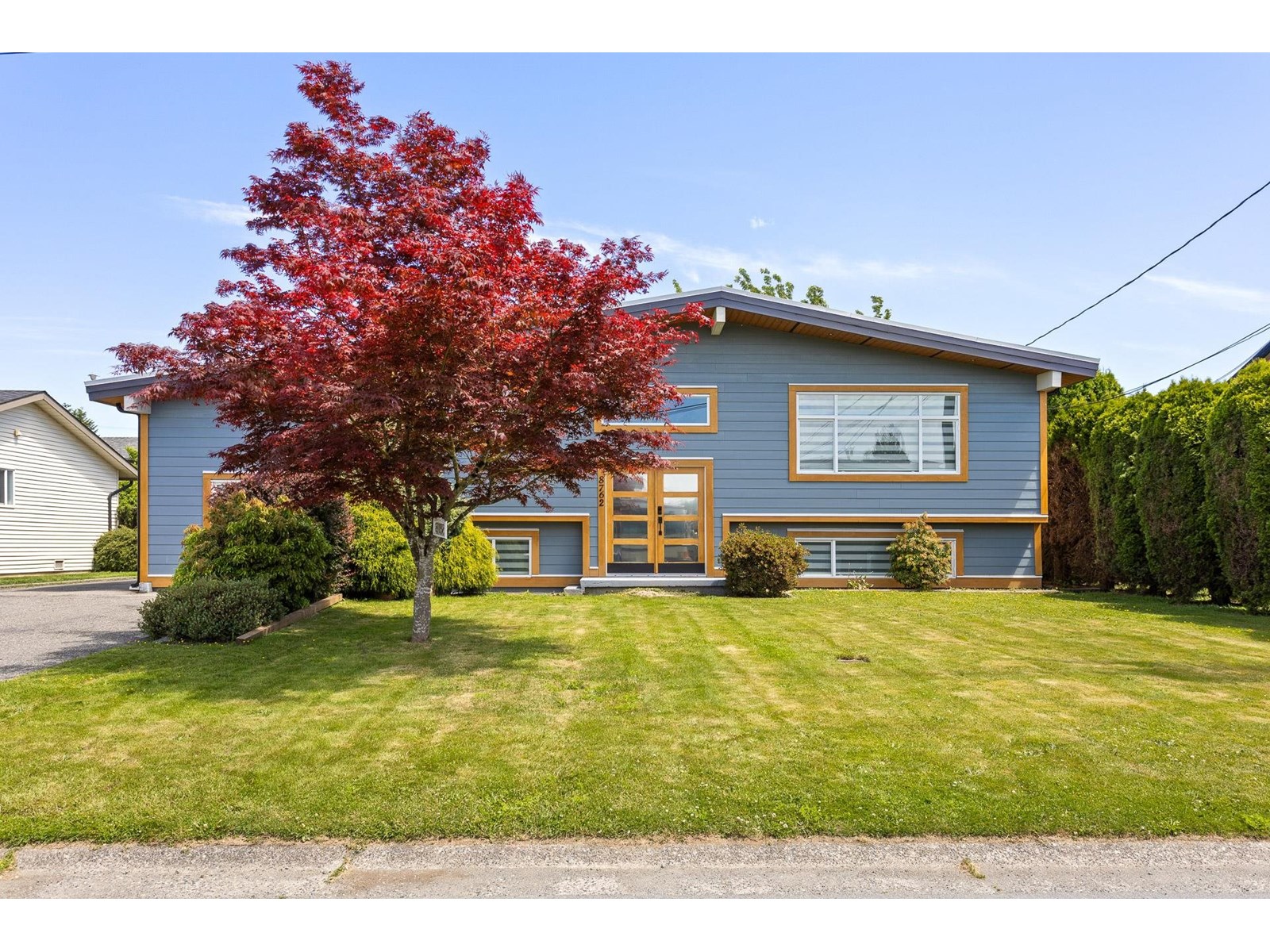 Property at 8762 BUTCHART STREET image 2