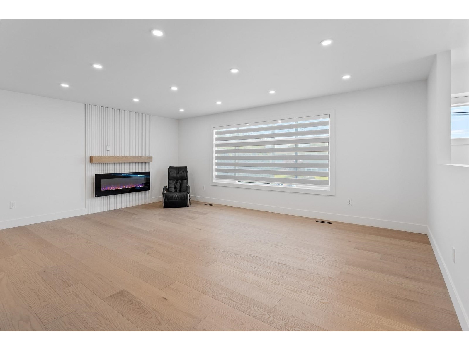 Property at 8762 BUTCHART STREET image 5