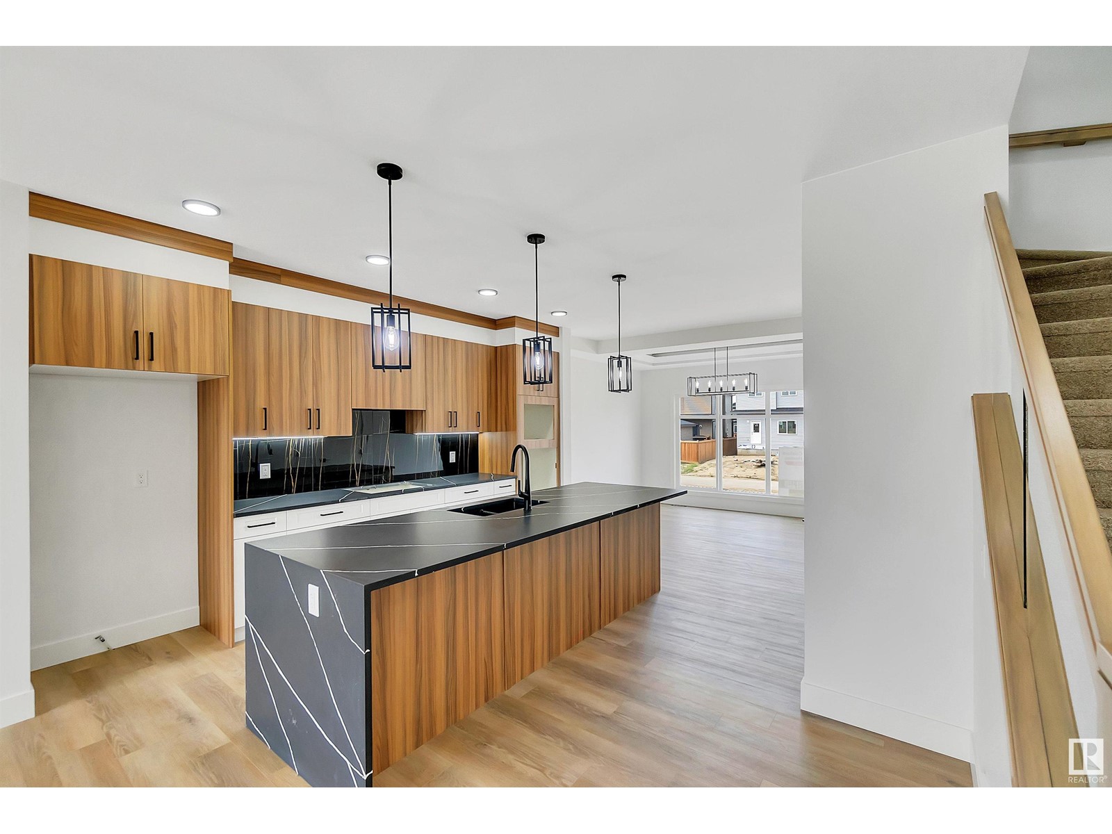 Property at 4383 37 ST image 1