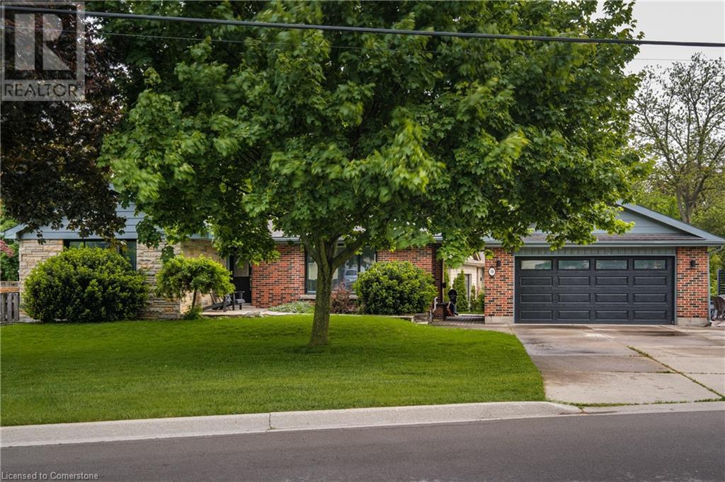 16 TREVOR Drive, Stoney Creek, Ontario