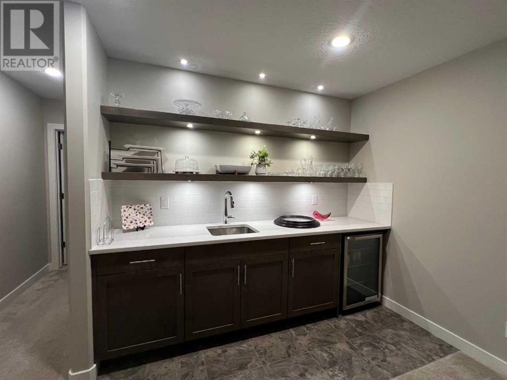 4, 53 Aquitania Circle W, Lethbridge, Alberta  T1J 5M5 - Photo 25 - A2222749