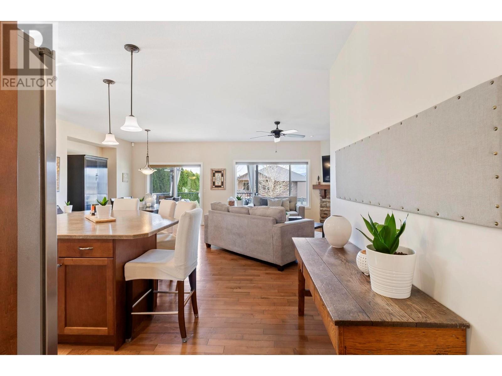 Property at 920 Graf Road image 2