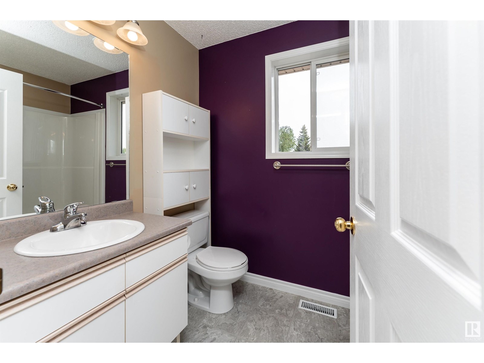 Property at 8823 188 ST NW image 4