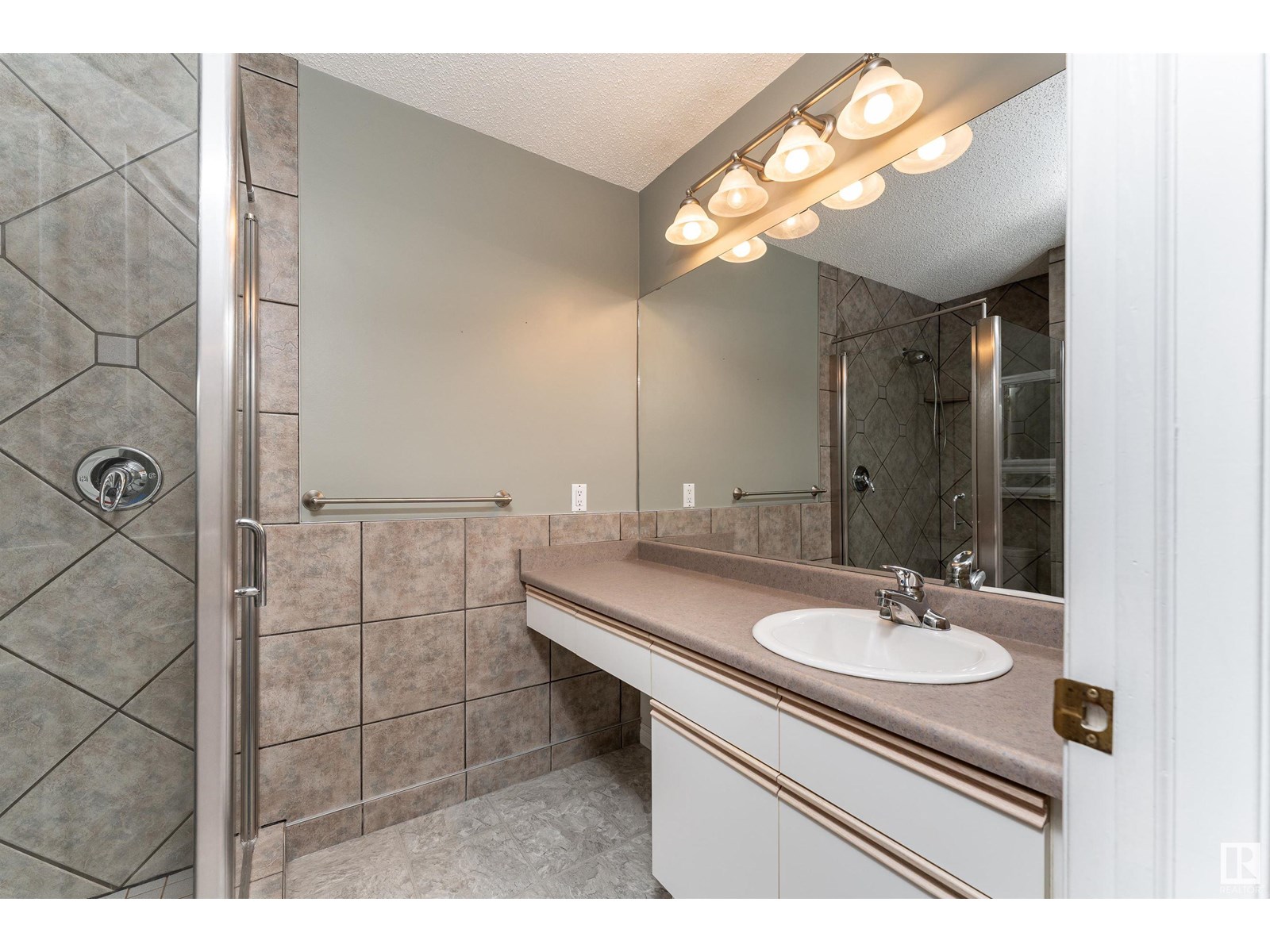 Property at 8823 188 ST NW image 2