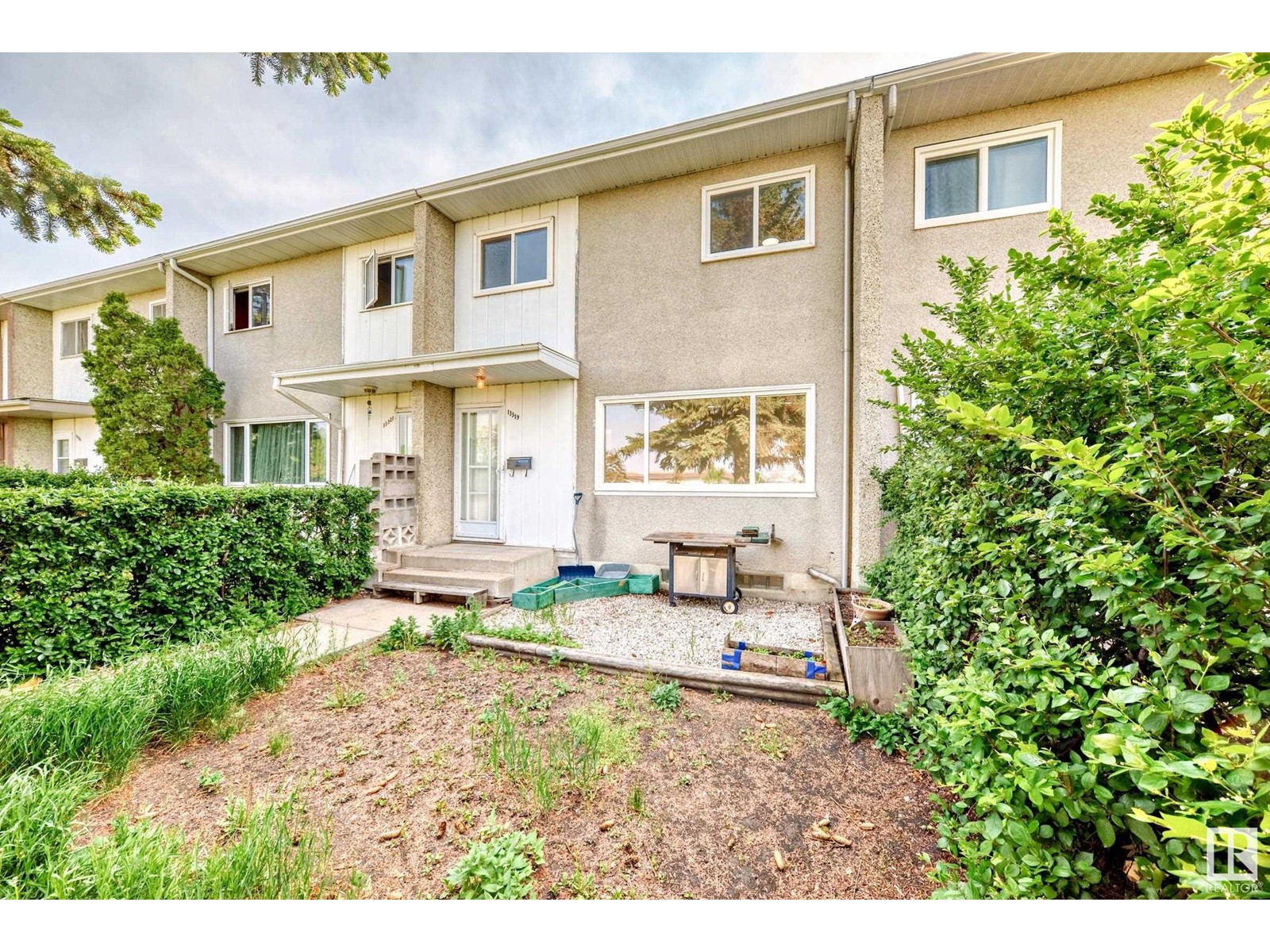 Property at 13319 85 ST NW image 3