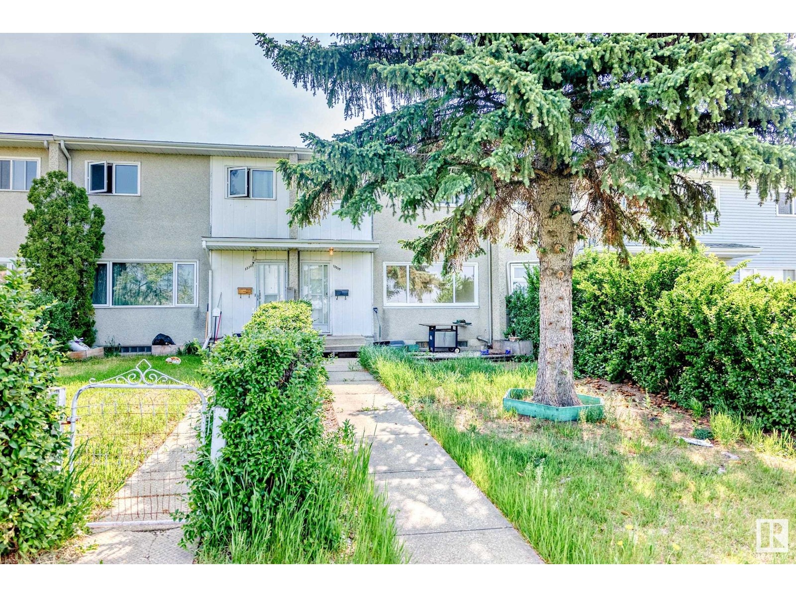 Property at 13319 85 ST NW image 1