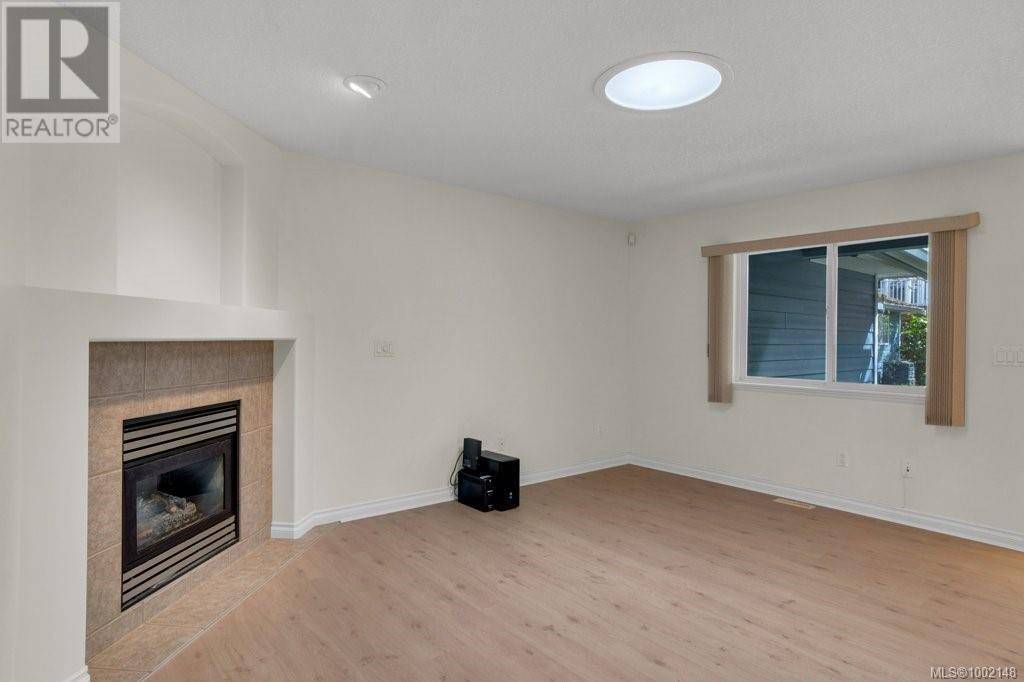 Property at 138 HAMILTON Ave image 4