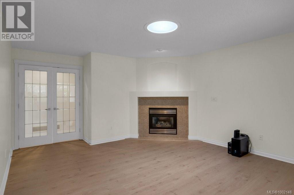 Property at 138 HAMILTON Ave image 5