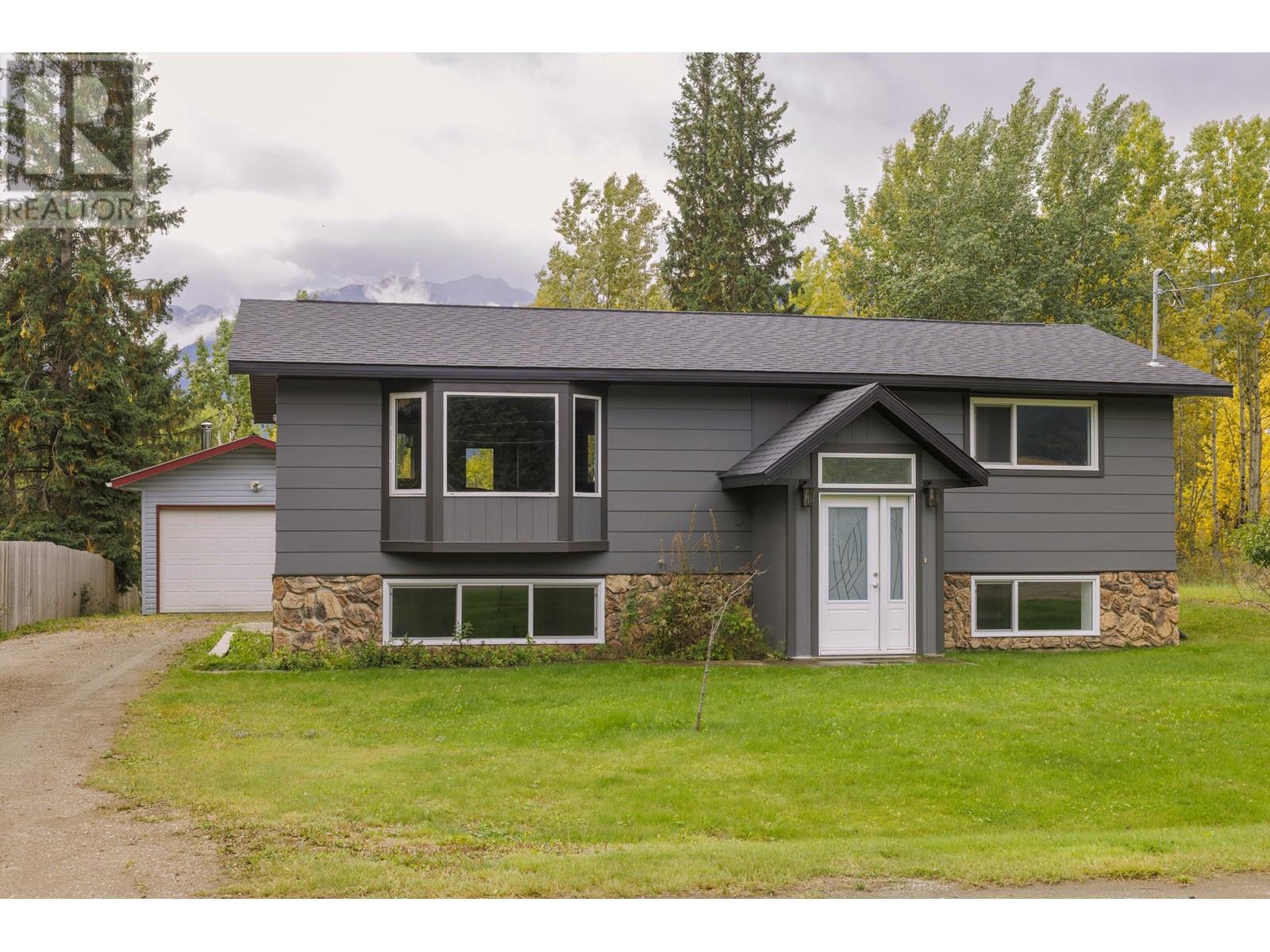 892 Dominion Street, Mcbride, British Columbia  V0J 2E0 - Photo 40 - R2928897