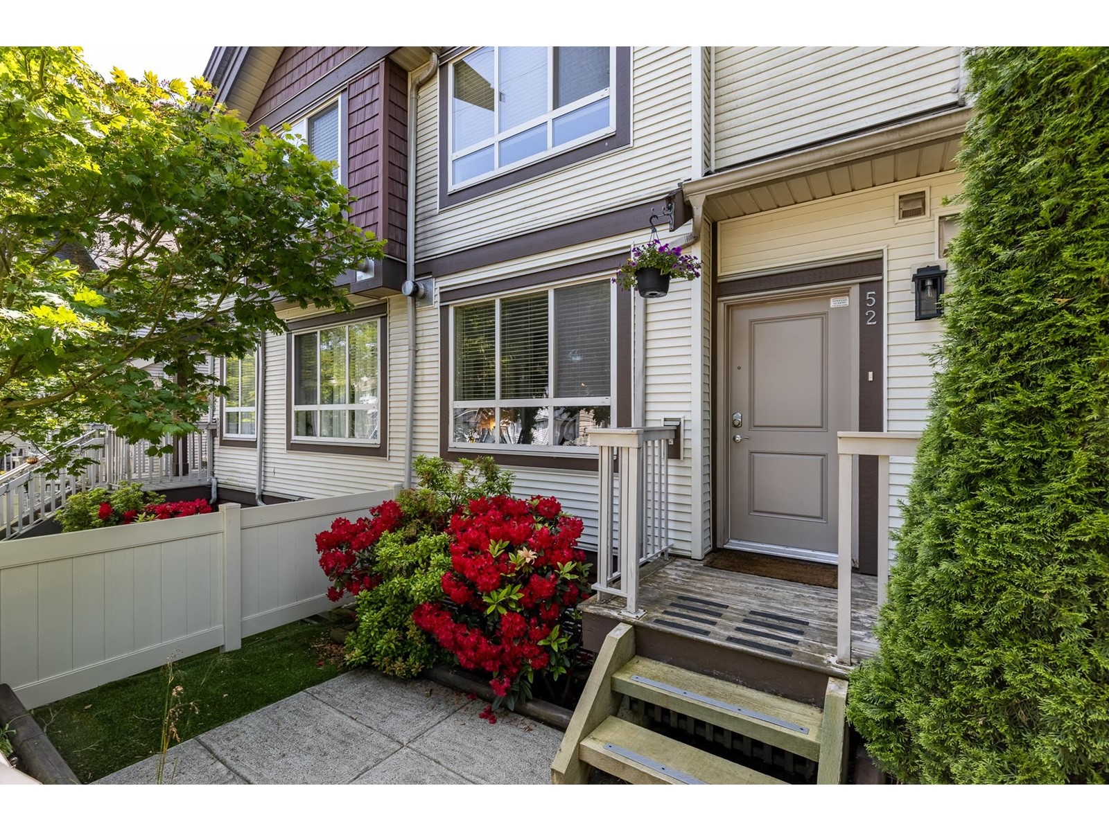 52 19560 68 AVENUE, Surrey, British Columbia