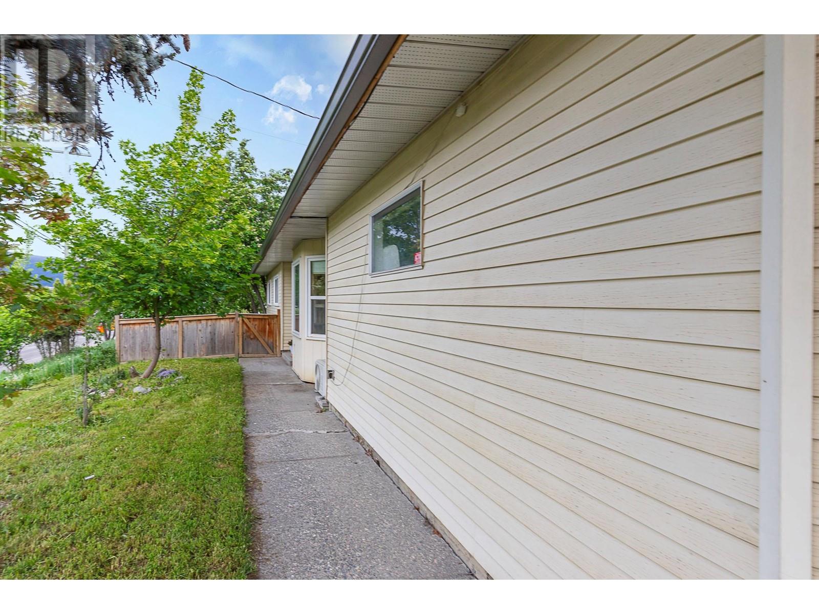 Property at 3404 Alexis Park Drive image 3
