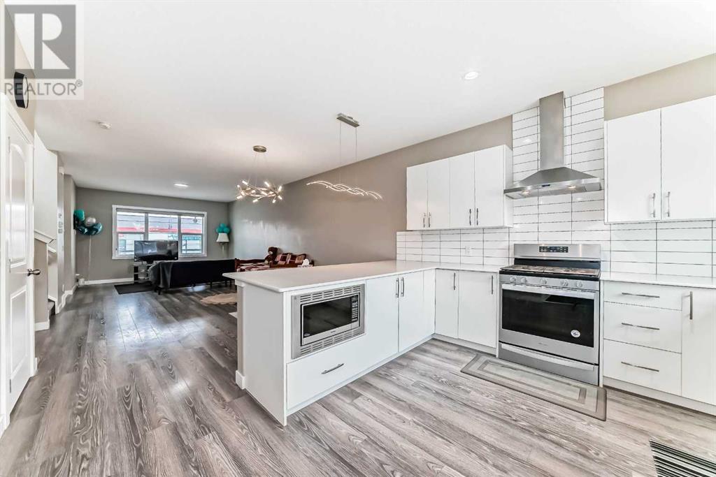 617 Redstone Drive Ne, Calgary, Alberta  T3N 1L1 - Photo 5 - A2217718