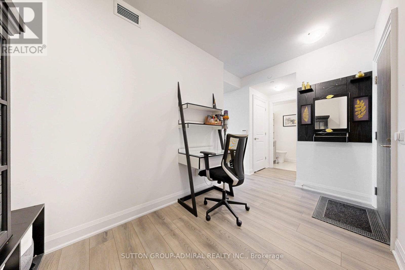 710 - 20 Gatineau Drive, Vaughan, Ontario  L4J 0L3 - Photo 5 - N12192301