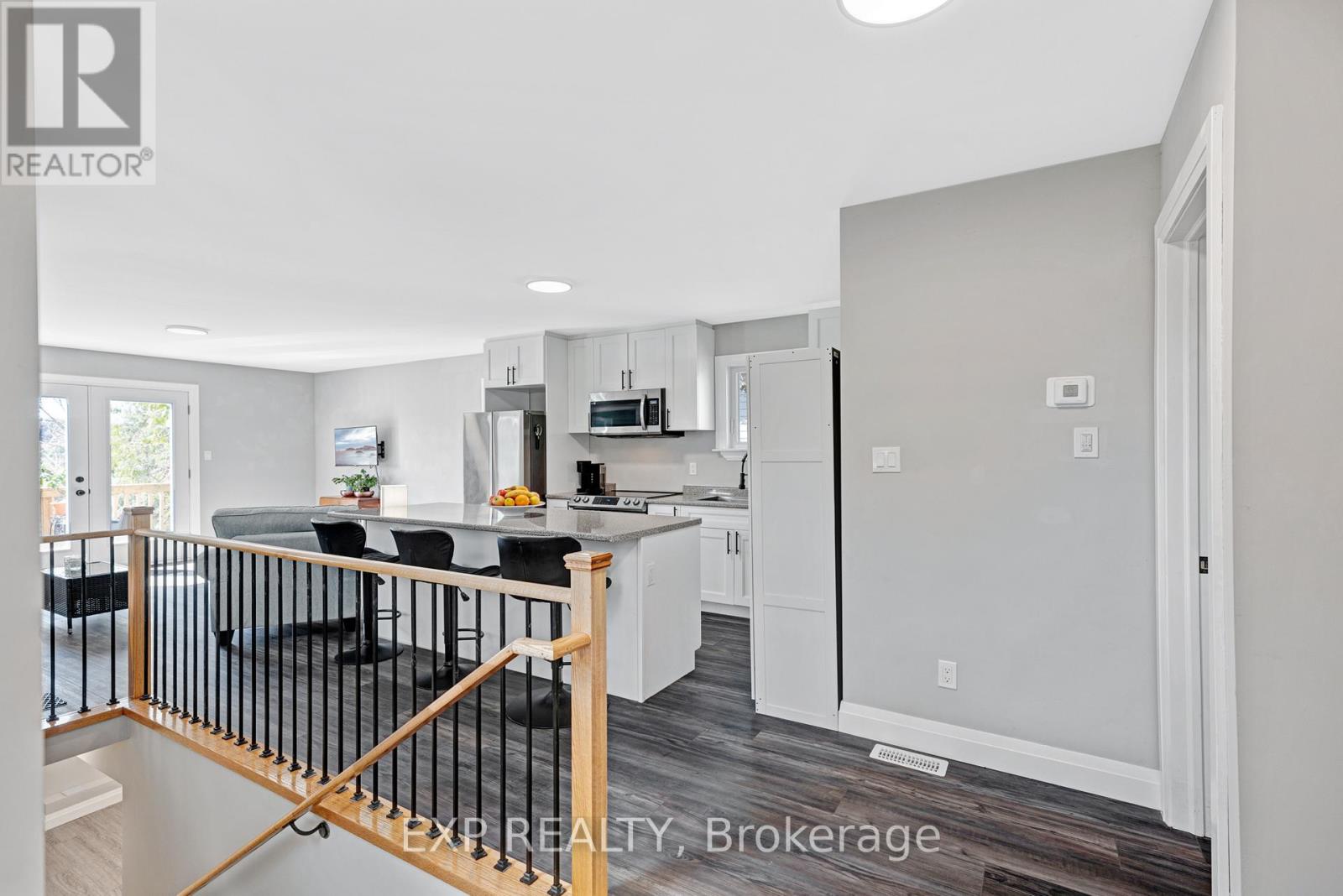 8 Valley Road, Whitchurch-Stouffville, Ontario  L4A 7X3 - Photo 7 - N12192325