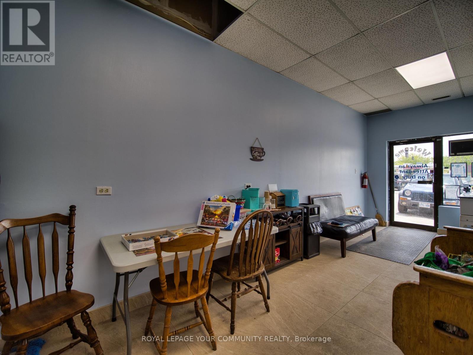 190 Simcoe Avenue, Georgina, Ontario  L4P 2H7 - Photo 4 - N12192415