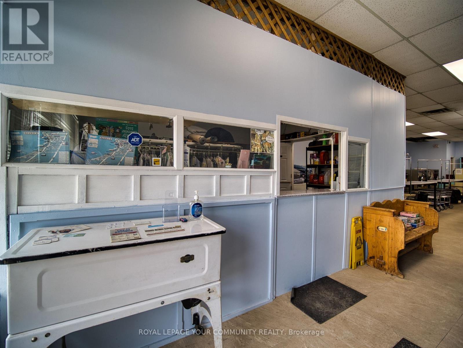 190 Simcoe Avenue, Georgina, Ontario  L4P 2H7 - Photo 8 - N12192415