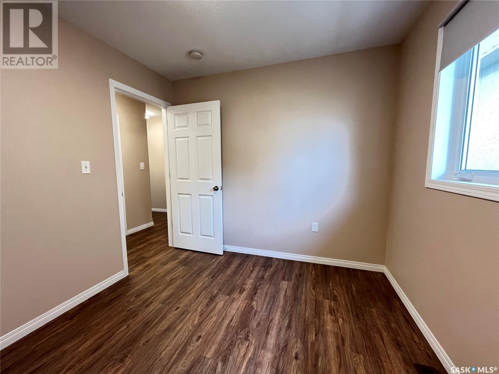 701 1st Avenue, Maple Creek, Saskatchewan  S0N 1N0 - Photo 16 - SK008021
