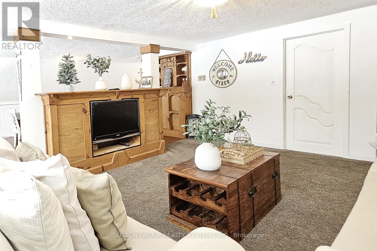 1670 Mosley Street, Wasaga Beach, Ontario  L9Z 2A1 - Photo 14 - S12192410