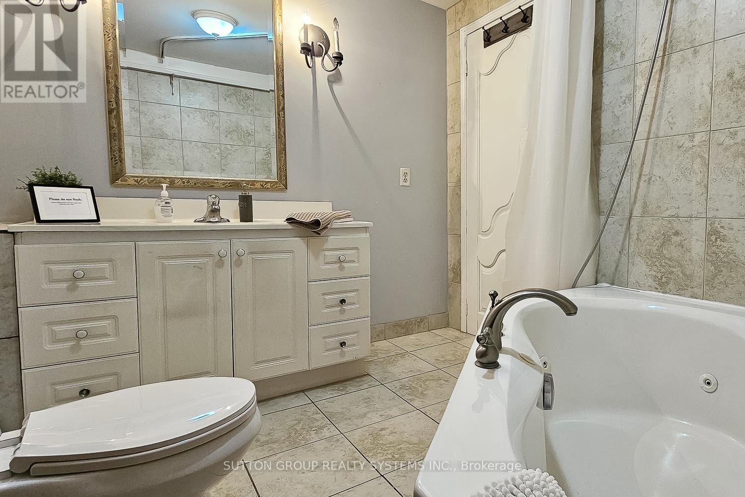 1670 Mosley Street, Wasaga Beach, Ontario  L9Z 2A1 - Photo 7 - S12192410