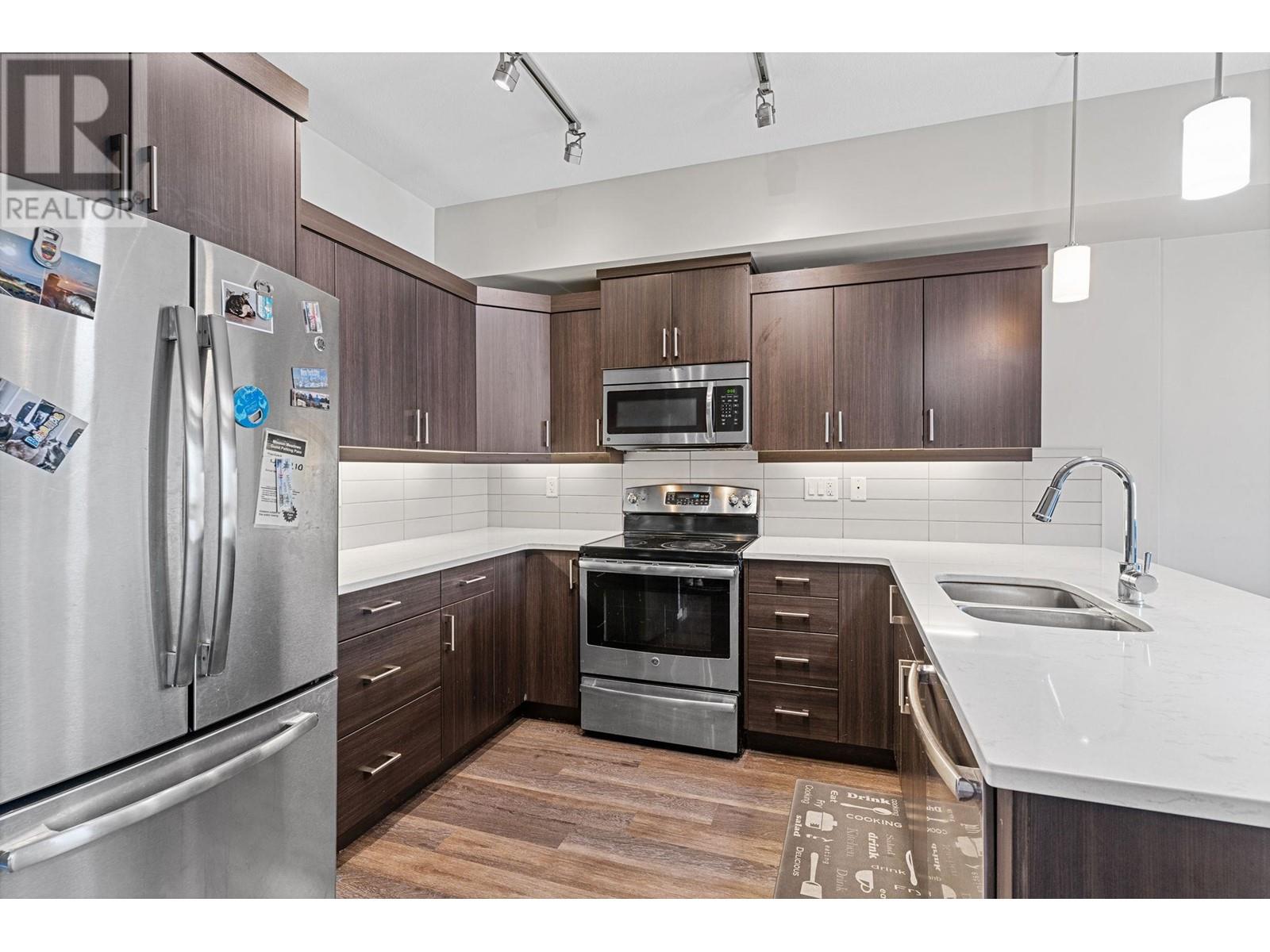3731 Casorso Road Unit# 210, Kelowna, British Columbia  V1W 5E9 - Photo 2 - 10350511