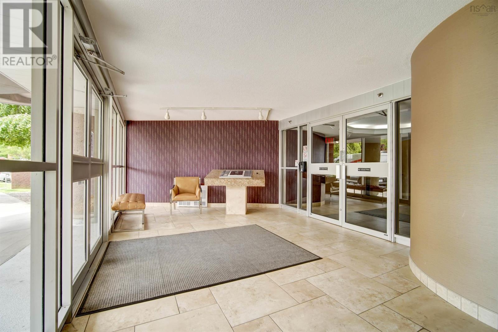 Property at 118 45 Vimy Avenue image 3
