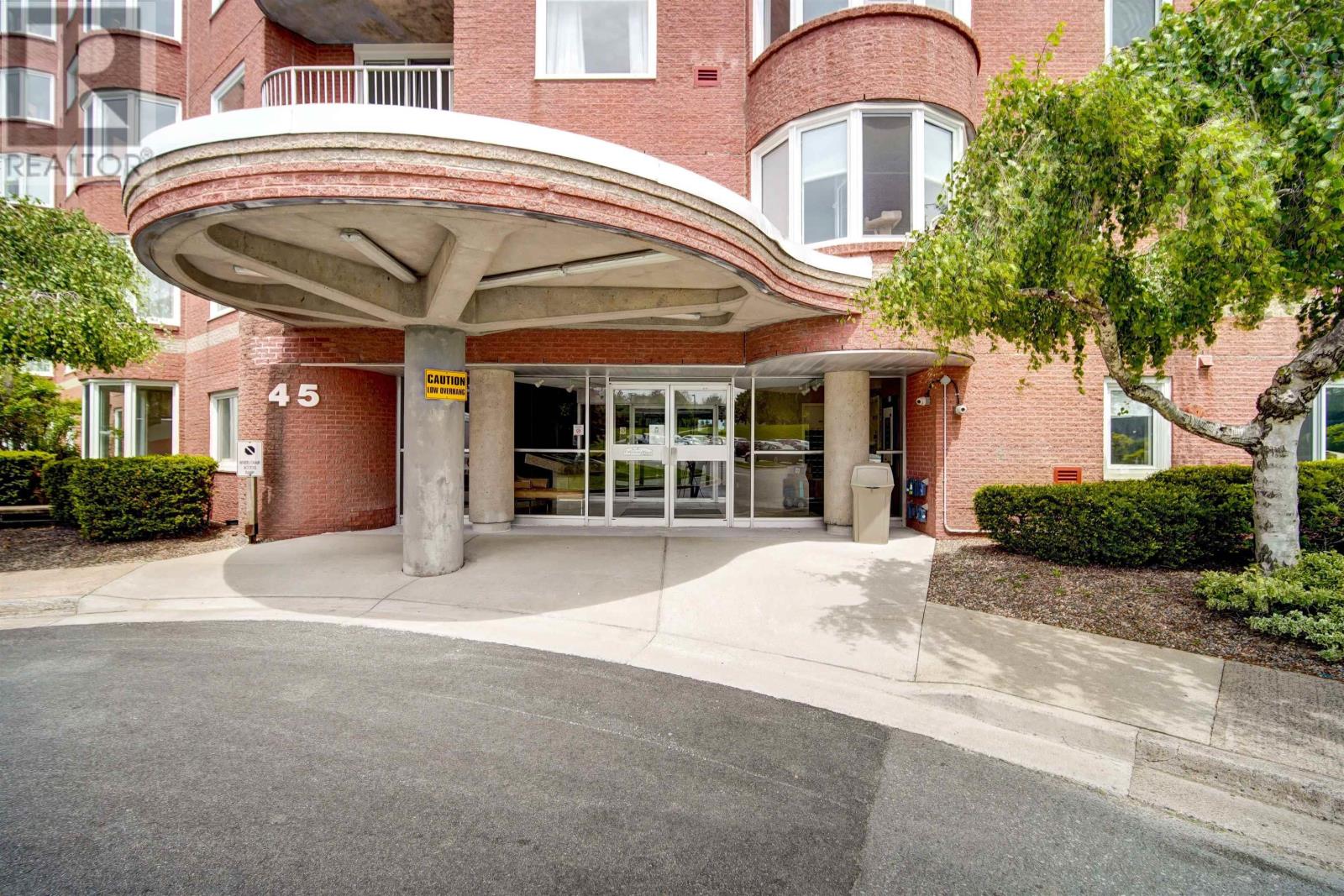 Property at 118 45 Vimy Avenue image 2
