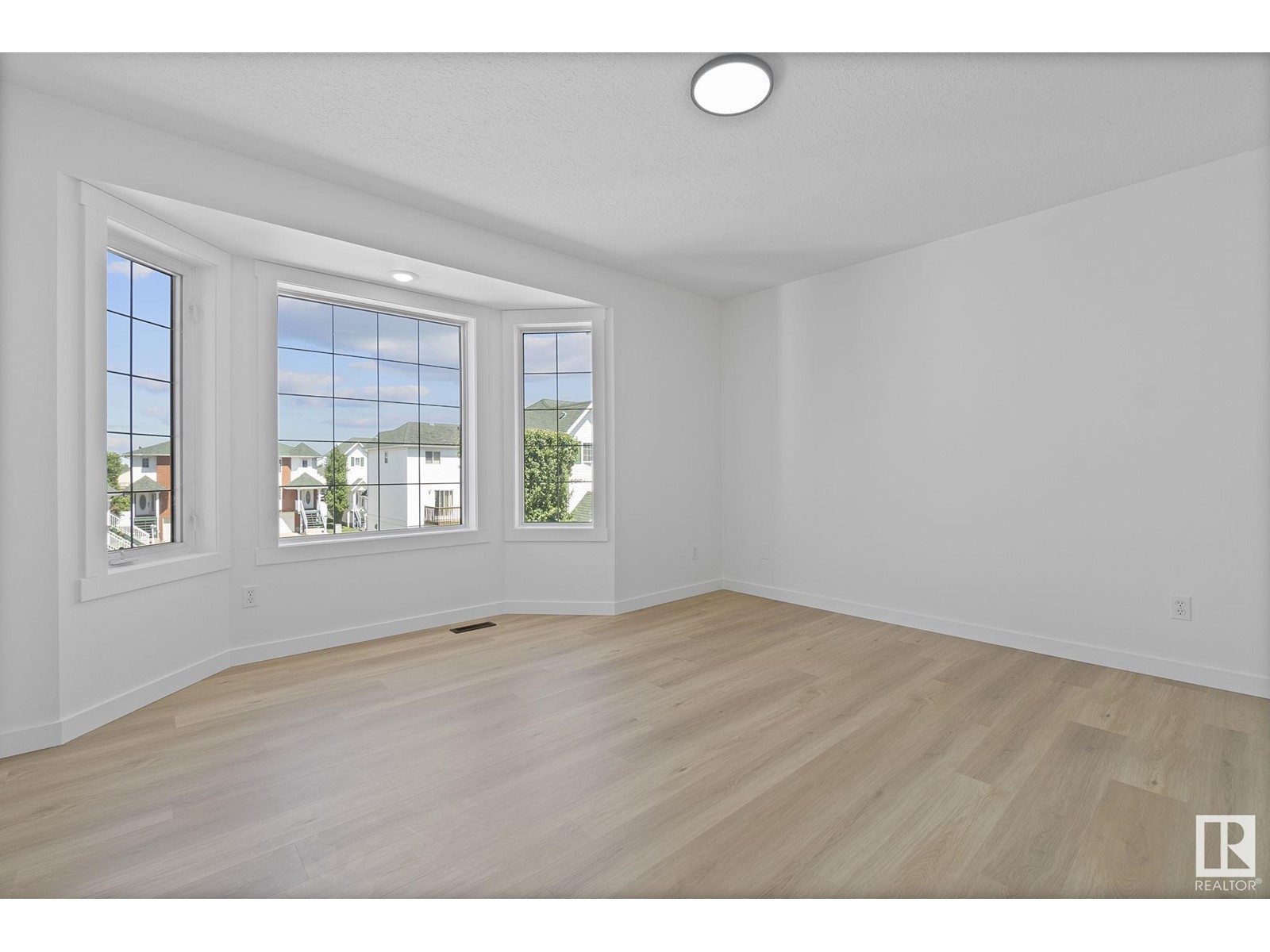 8351 160 Av Nw, Edmonton, Alberta  T5Z 3G9 - Photo 19 - E4439452