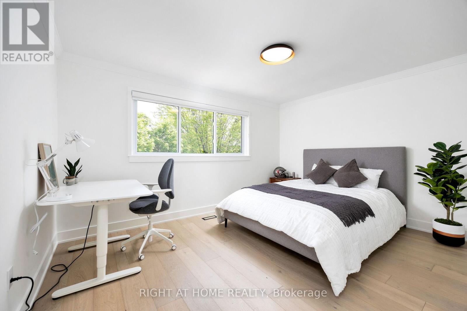 11 - 20 Budgell Terrace, Toronto (High Park-Swansea), Ontario  M6S 1B4 - Photo 13 - W12192261