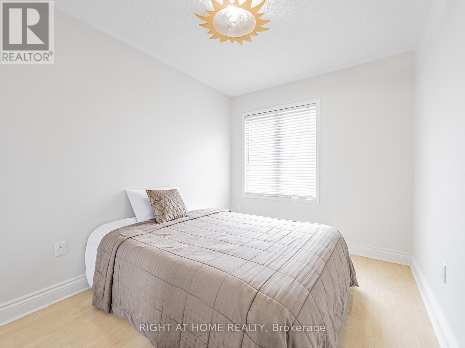 54 Roadmaster Lane, Brampton (Fletcher's Meadow), Ontario  L7A 3A7 - Photo 15 - W12192318