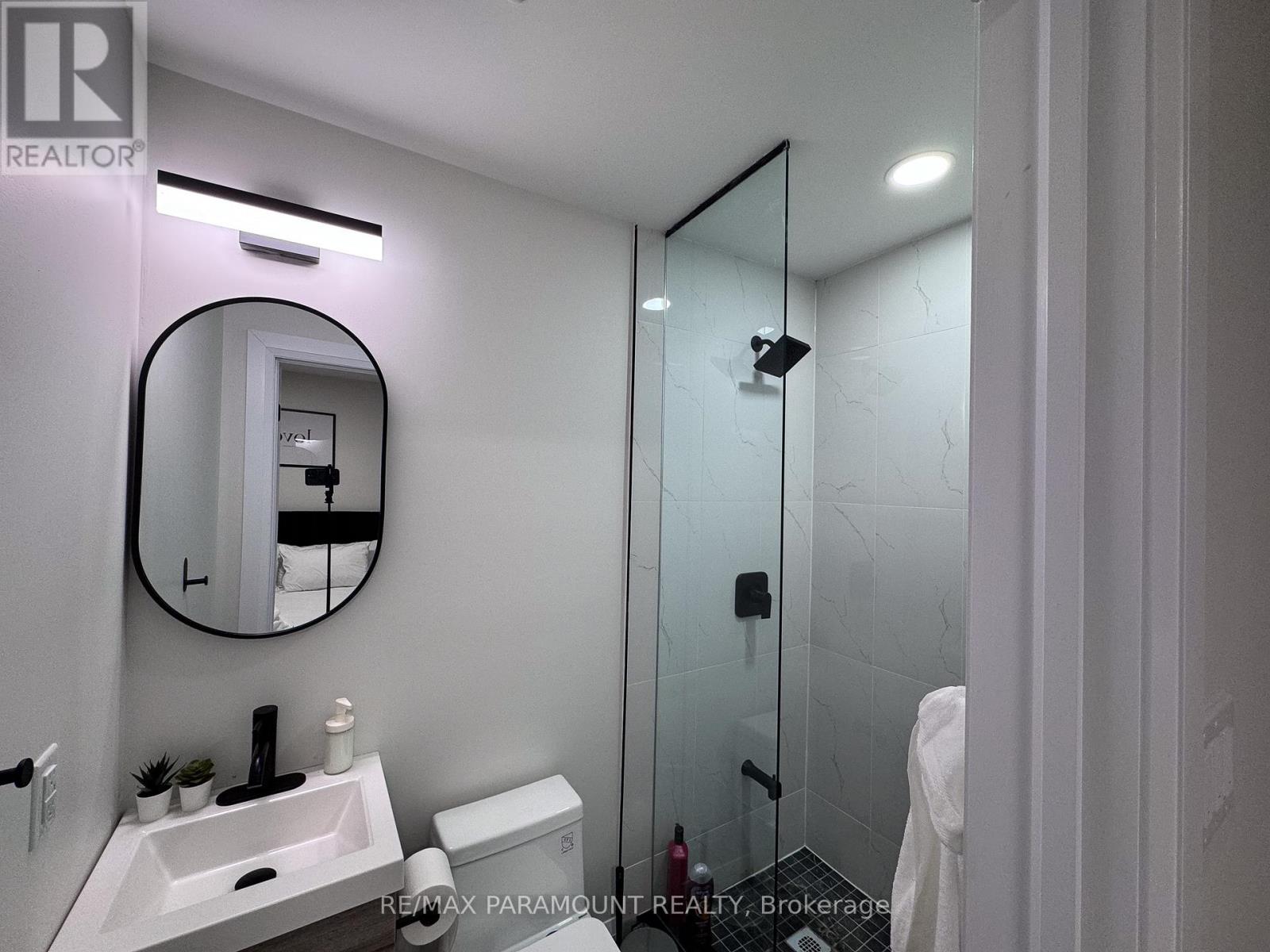 166 Kingsview Boulevard, Toronto, Ontario  M9R 1V5 - Photo 19 - W12192371