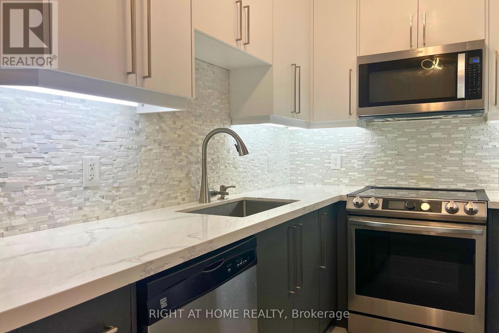 1704 - 60 Absolute Avenue, Mississauga (City Centre), Ontario  L4Z 0A9 - Photo 2 - W12192396