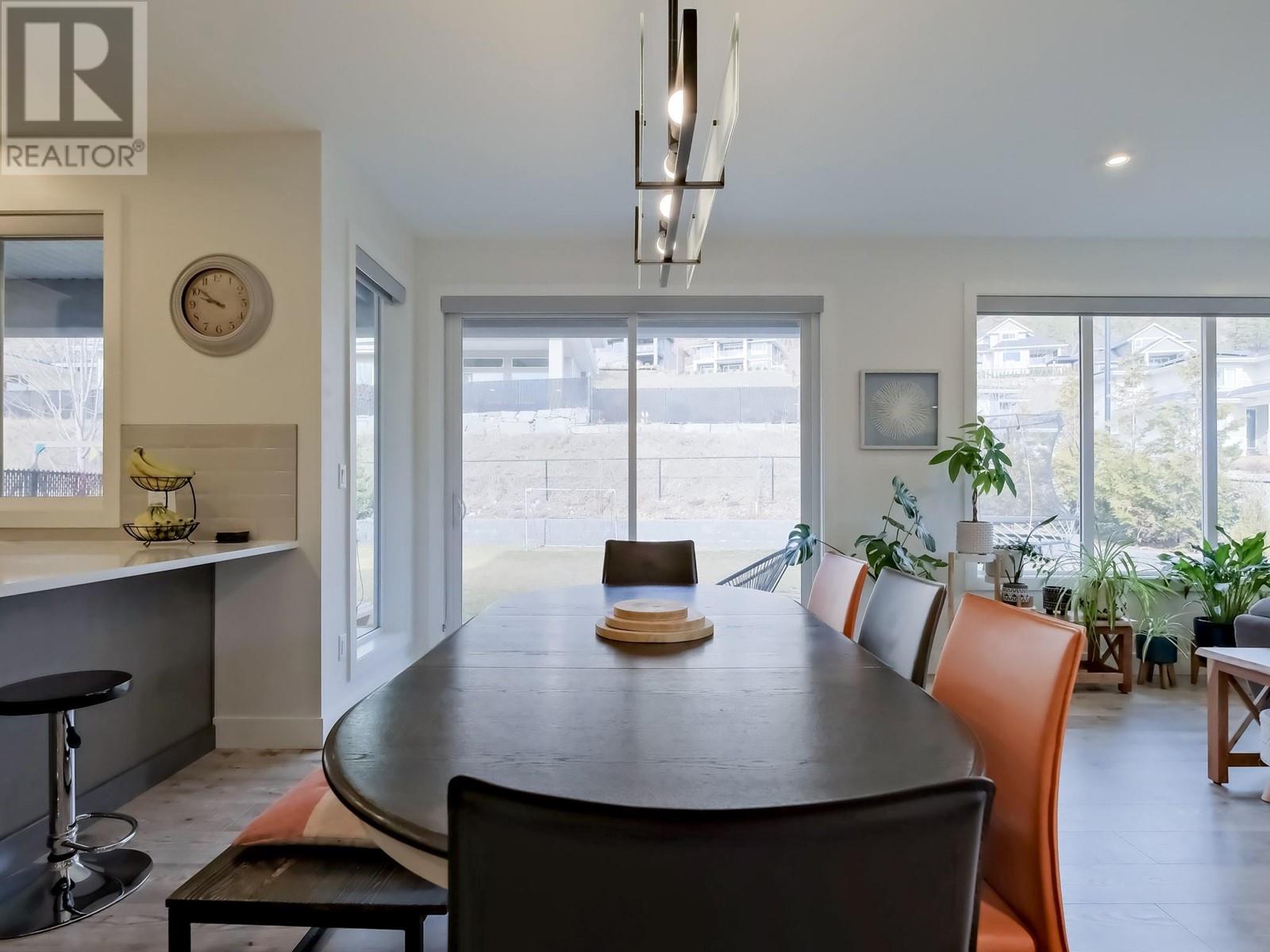 Property at 72 Forest Edge Drive image 4
