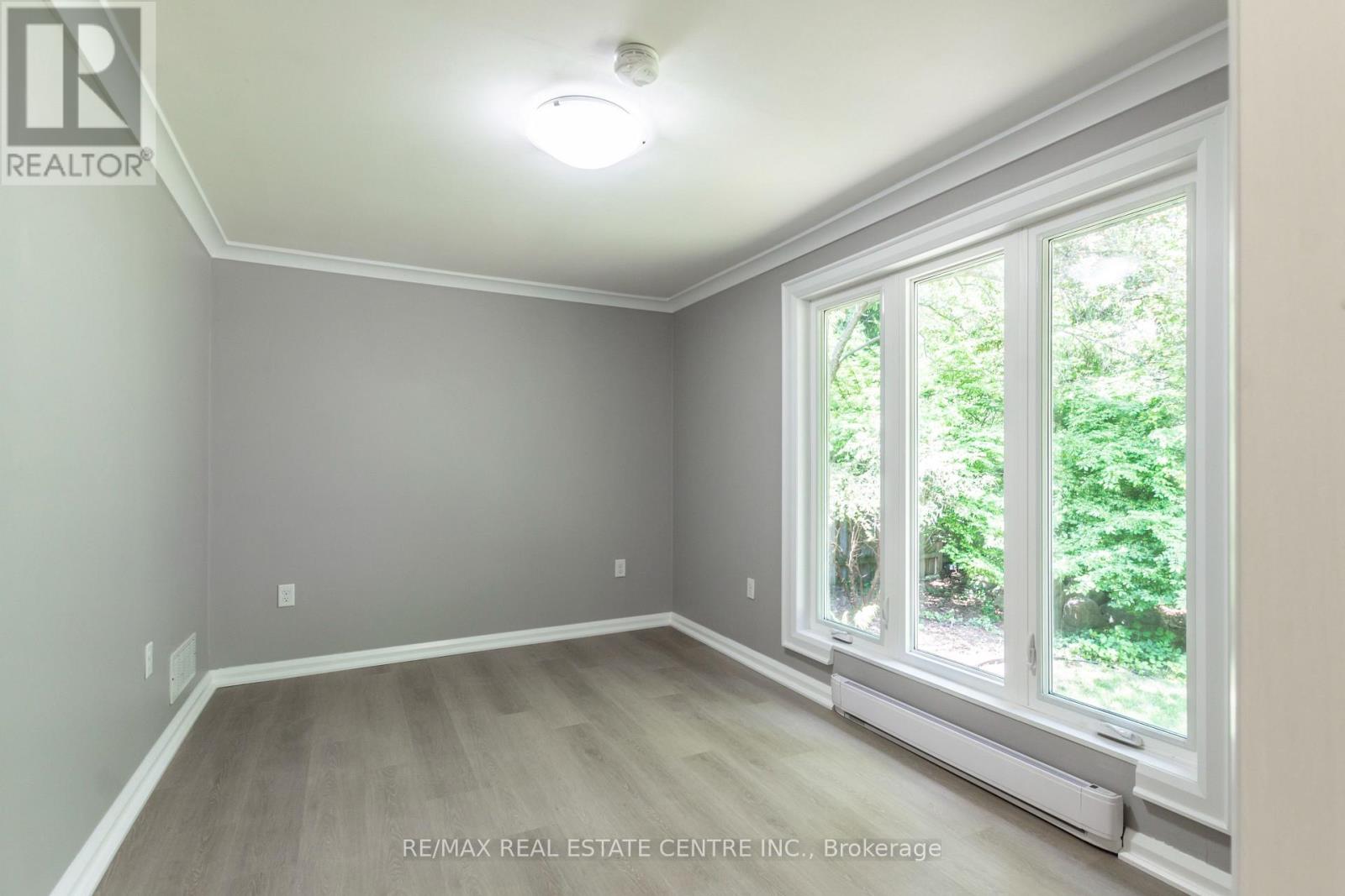 83 Jerseyville Road E, Hamilton (Ancaster), Ontario  L9G 1K3 - Photo 22 - X12192400